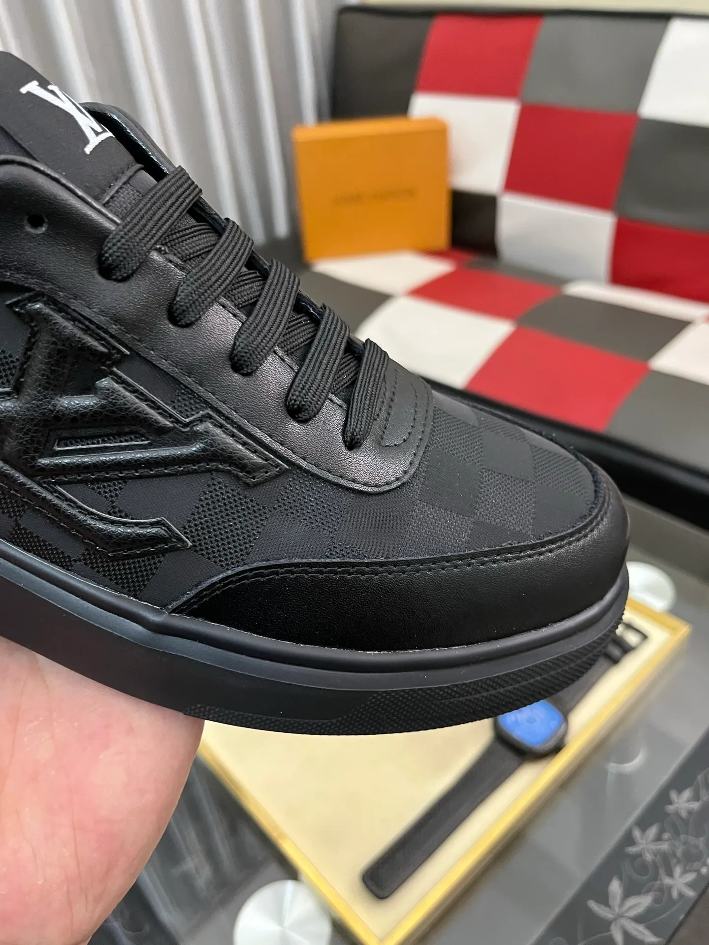Men's shoes 💰400⌚️⌚️【LOUIS VUITTON】Same style as Louis Vuitton* official website 🚹Men's high-top casual shoes❤️Same style as popular celebrities and big names ~ Best-selling at home and abroad Lv focuses on the checkerboard series...Imported first-layer cowhide with special fabrics➕Full sheep leather lining➕Brand-specific hollow outsole💎Number: 38-443️⃣Colors available